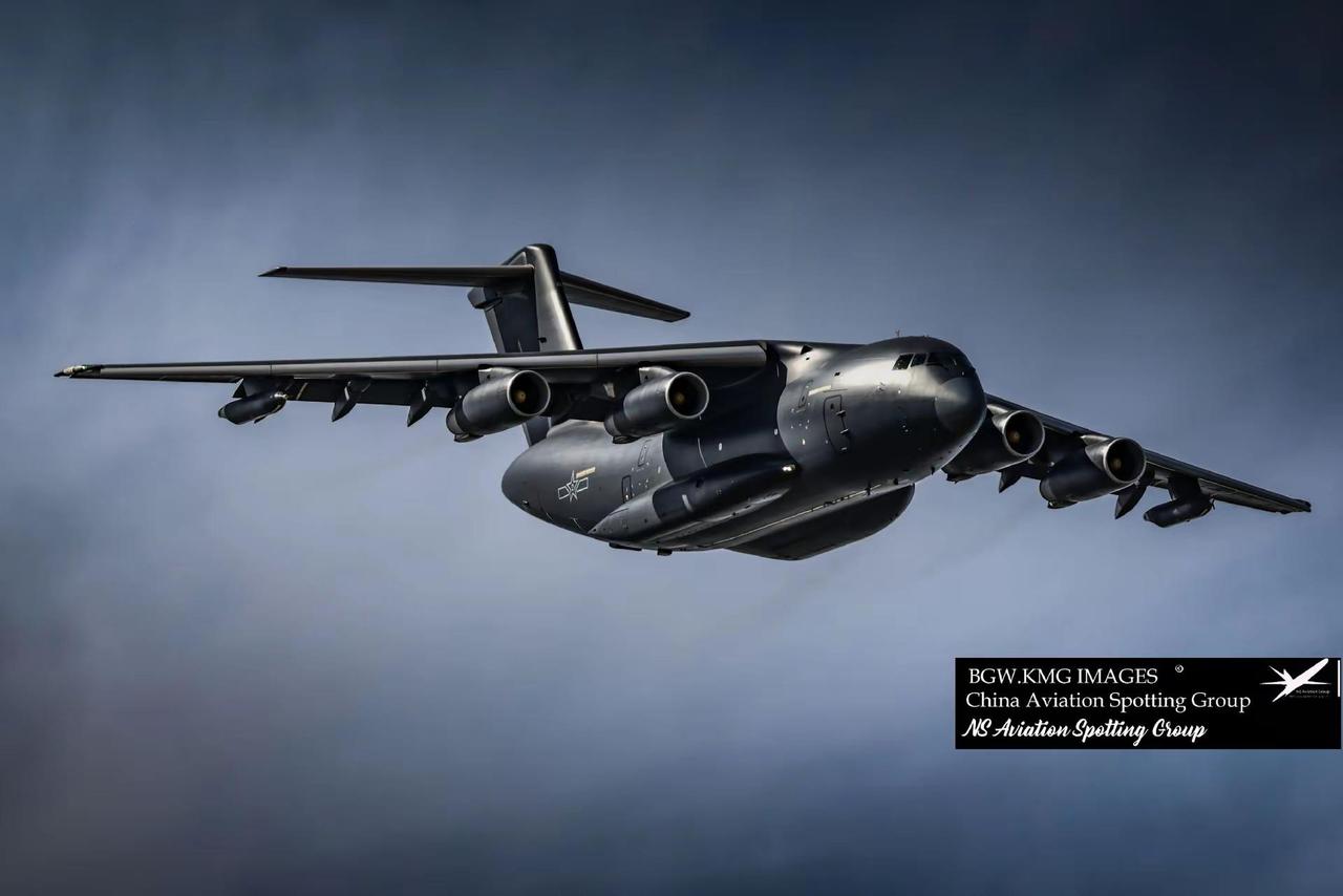  鲲鹏砺空。2013年1月26日在陕西阎良成功首飞，标志着中国自主研制大型运输机