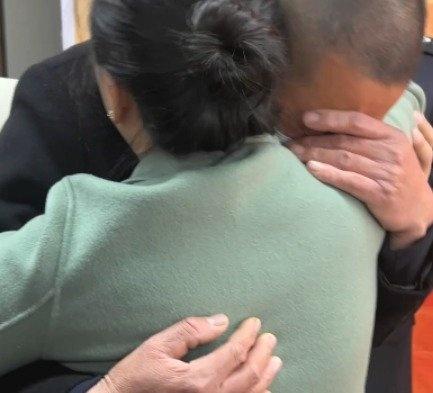 【男孩2岁被拐8旬母亲寻子42年】弟弟被拐42年归家姐姐哭诉好想你 11月28日