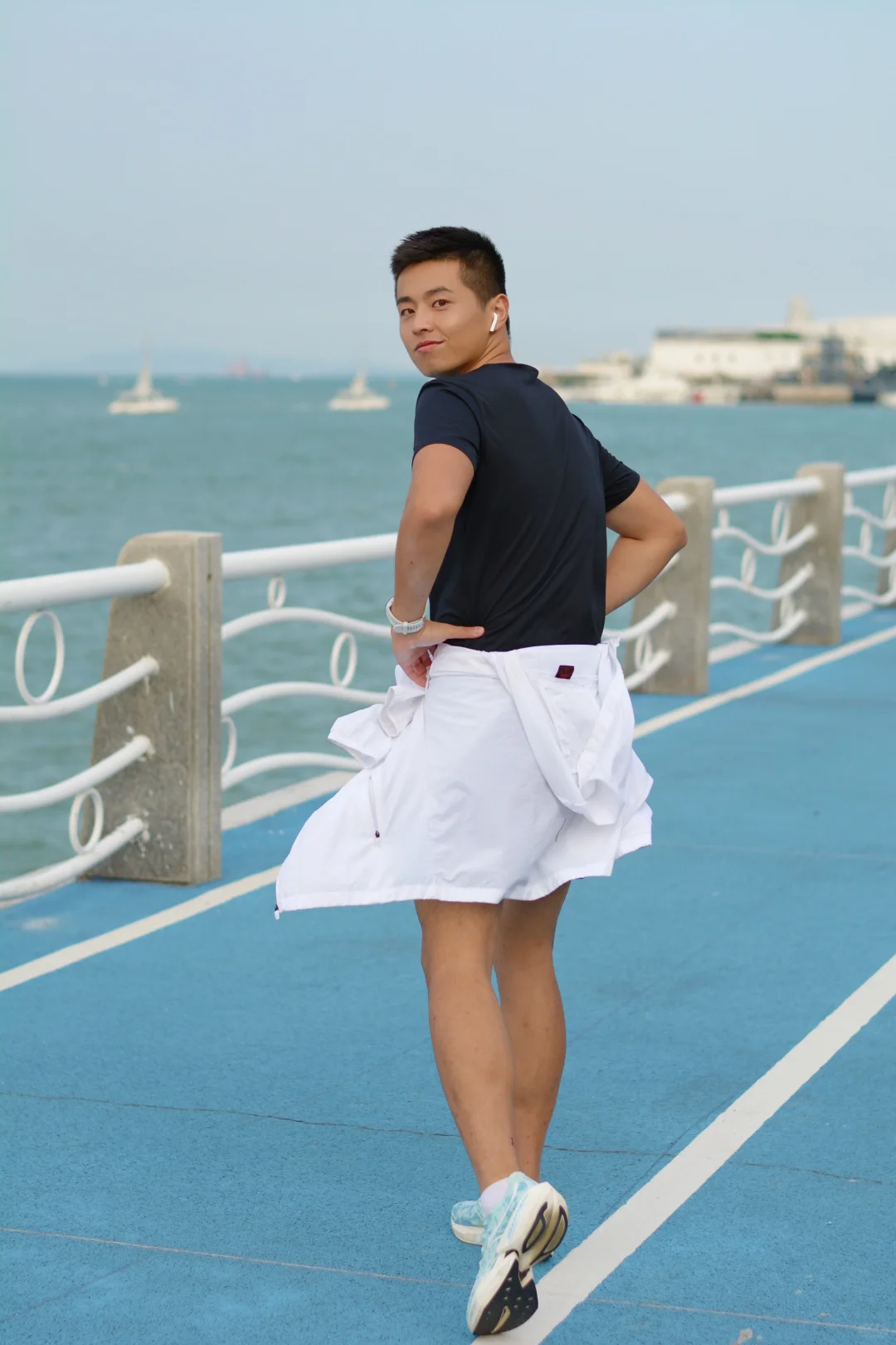 路上总有阴影，但抬头总能看见阳光