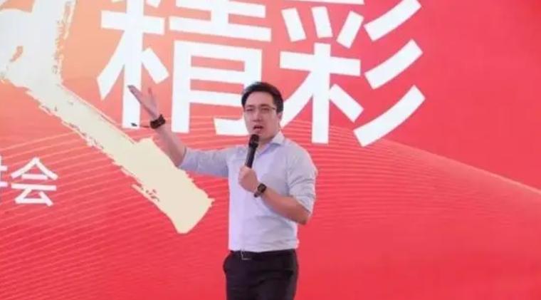 据爆料王自如离职了，这位被网友快调侃坏了的“格力之虎”最终没能逃脱刀把子的命运。