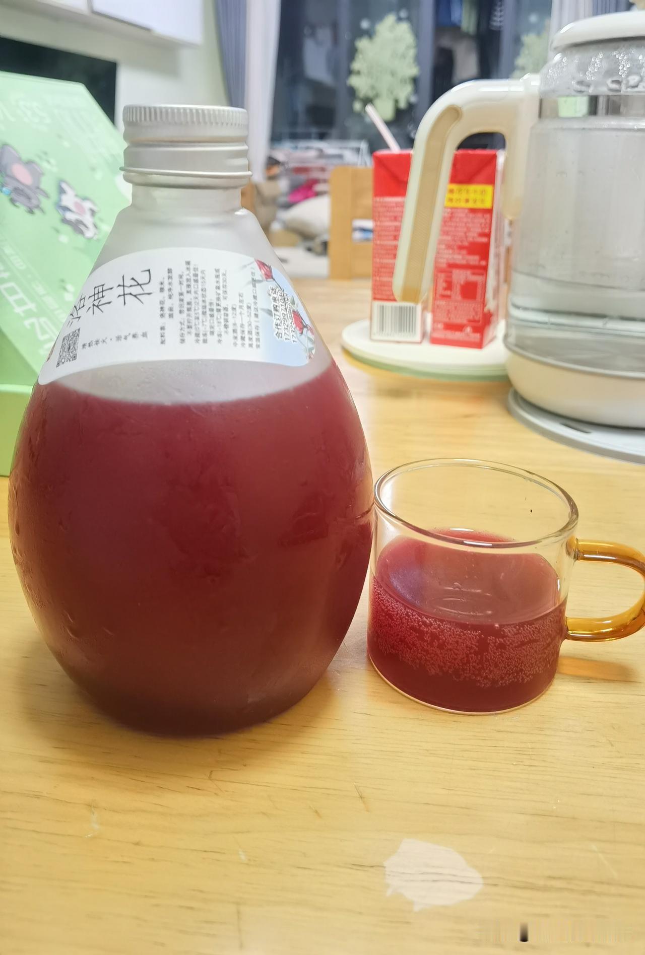 偶尔小酌一杯，二两浊酒消新愁，只有中年了才体会到！

小时候，老父亲很爱喝酒，明