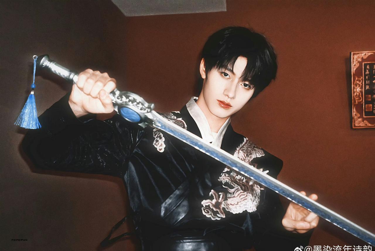 💛偶遇朱志鑫古装拍摄朱志鑫 051💙

猫老大要一直幸福下去⎚⩊⎚

【朱志