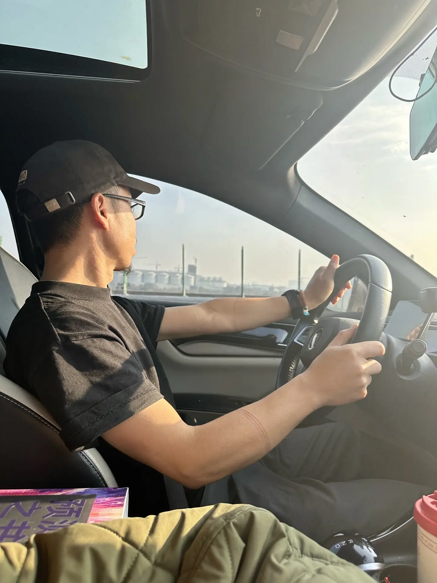 何时葡萄先熟透  你要静候再静候 …