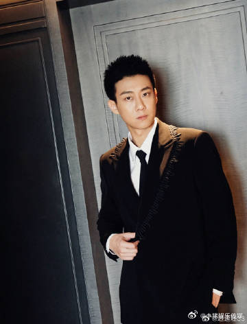 高至霆我从小美好就跟你了 当年被《小美好》中吴柏松的默默付出所打动，如今在《我的