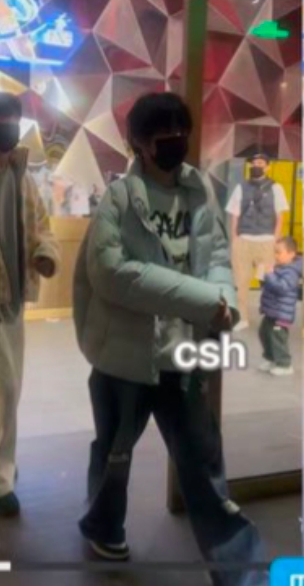 怎么会是一个人呢
