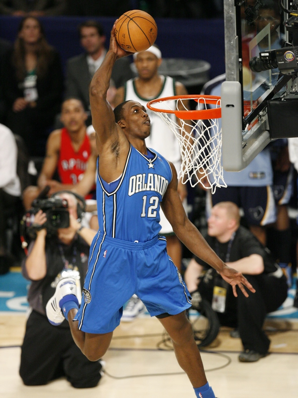 霍华德宣布退役 魔兽霍华德正式结束20年传奇生涯！2004年NBA状元，三届最佳