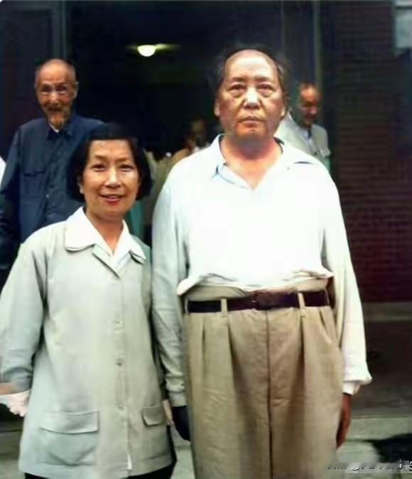 一张尘封66年的照片曝光刷屏：“我失骄杨君失柳”，照片里藏着主席最深的痛！毛主席