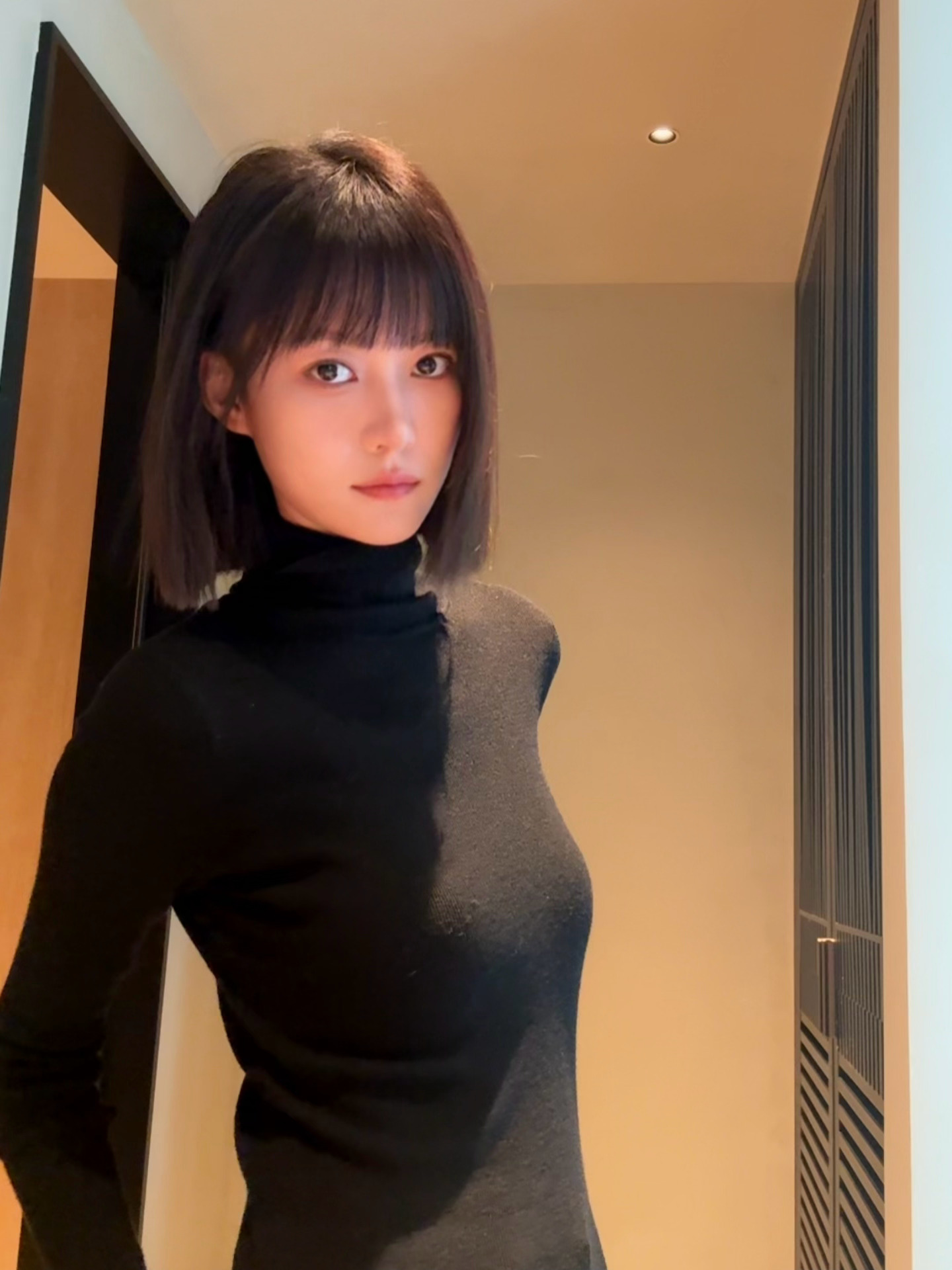 到了穿高领毛衣的季节[浮云]天冷加衣 注意保暖哦[羞嗒嗒][抱一抱]王子妤Ash