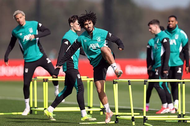 老天好像不太喜欢利物浦踢442双前，上一次踢热刺伊萨克替补上来踢双棍，进球后重伤