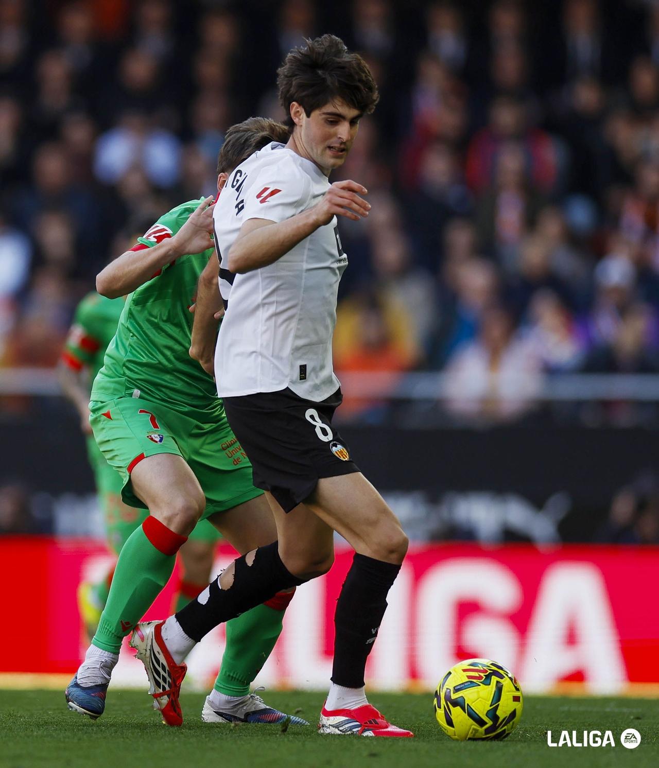 全场|瓦伦西亚 1-0 奥萨苏纳

12' 托罗远射被封。
43' 穆尼奥斯禁区