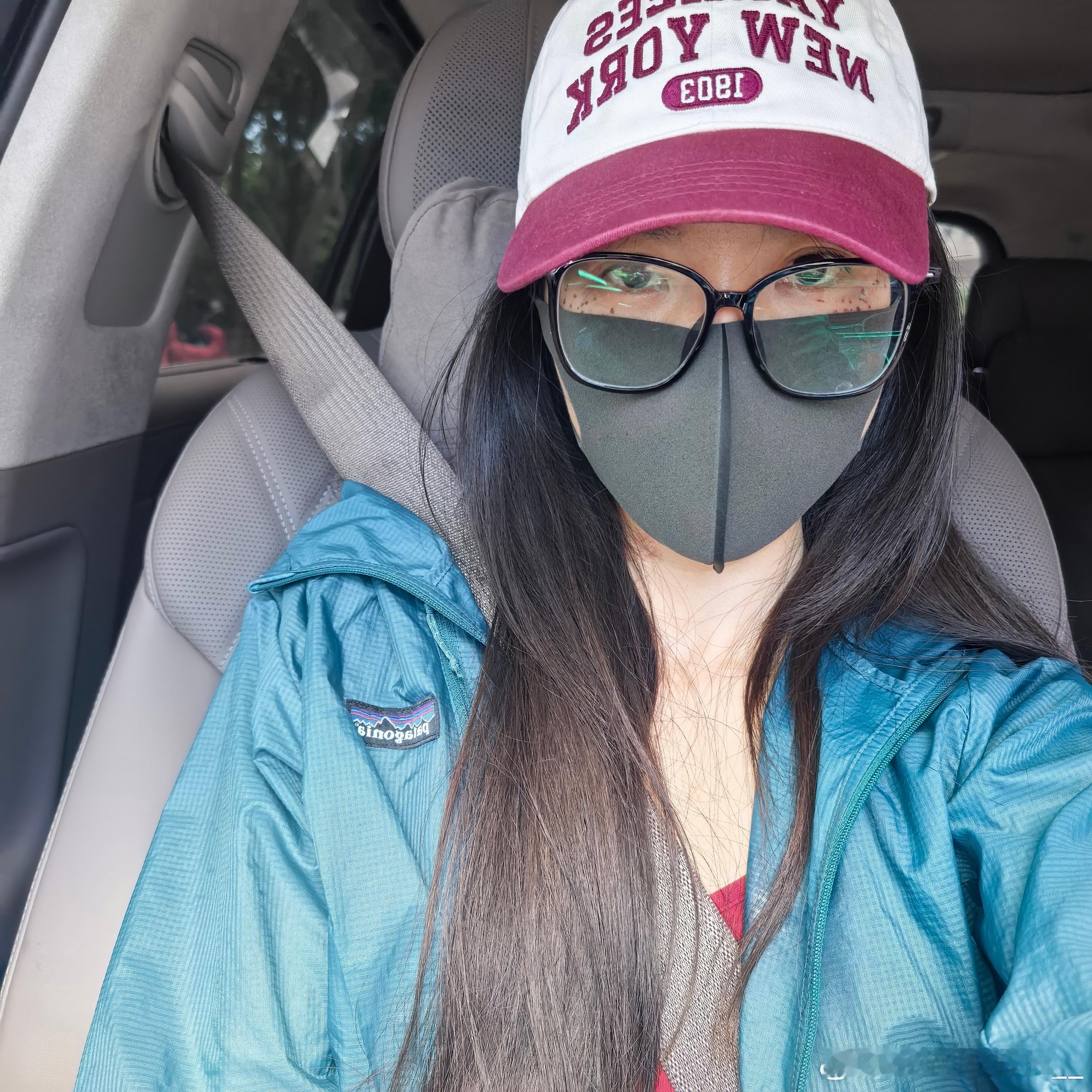 皮秒祛斑我真的！一周不能洗脸[融化][融化]包裹严实来洗车。肩部手术摘了颗痣，两