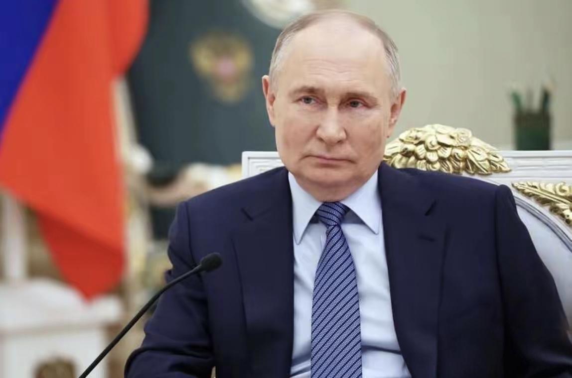 普京行动太快了：直接发出邀请，让王毅亲自赴俄，有要事相商。
 
11月28日，中