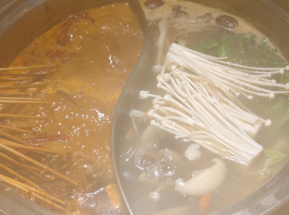 美味火锅中 