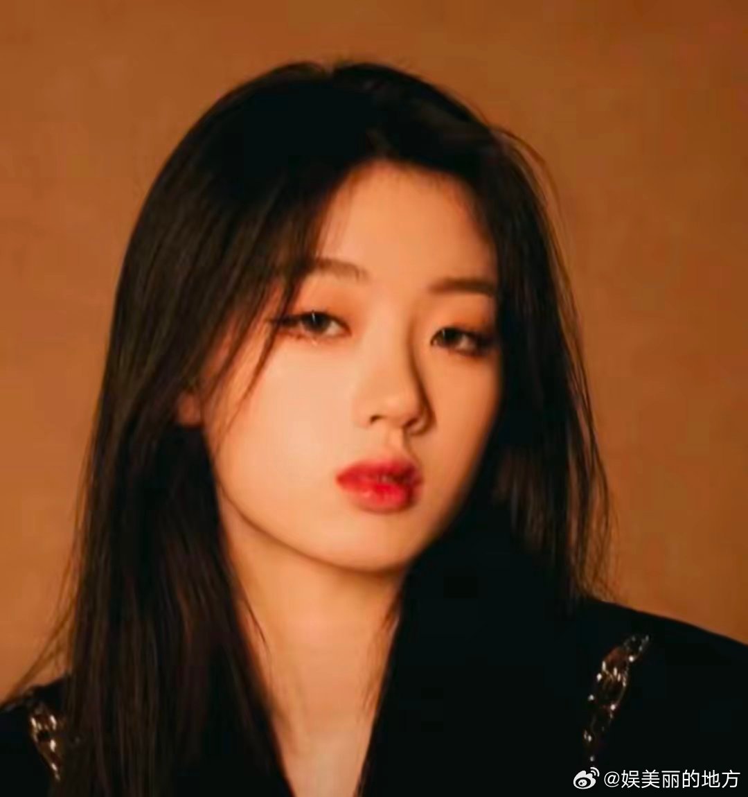 真相了单依纯唱歌根本就没有那么厉害什么全开麦，唱十几首歌一点瑕疵都没有，实际上都