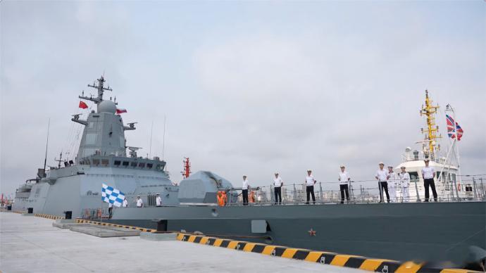 【俄罗斯海军舰艇编队访问湛江】今天上午，由俄罗斯海军太平洋舰队“完美”号、“凛冽