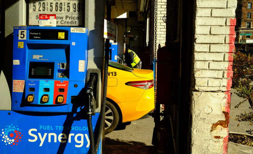 美国周二普通无铅汽油的平均每加仑价格达到4.018 美元（约 1.43 加元/升