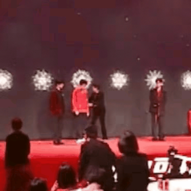 可口可乐，它这个问题不是推王楚钦捧杨洋的问题，而是它不管推任何人，这个行为都是对