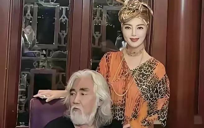 大导演张纪中过74岁生日，给妹夫祝寿的大姨子花枝招展光彩夺目

张纪中74岁生日