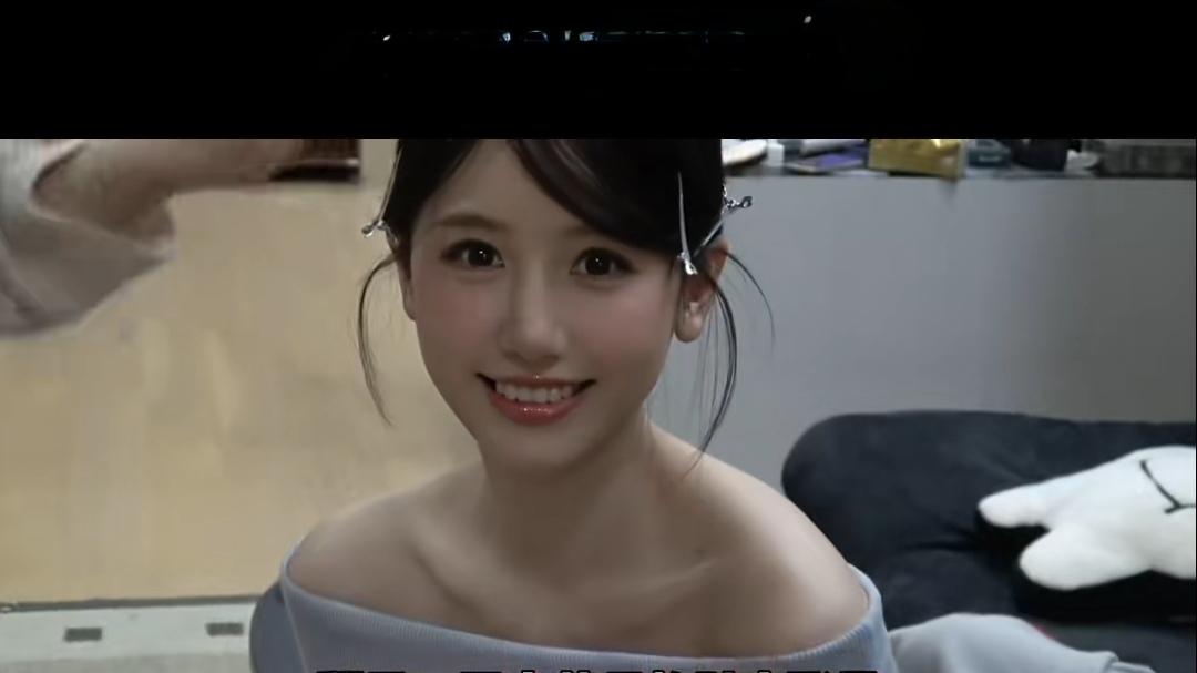 1月21日，以“蓝色战衣”走红的千万粉丝网红‌一栗小莎子‌（本名徐依莎，约30岁