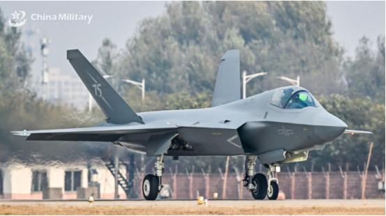 当巴基斯坦媒体正式披露40架歼-35A采购协议细节时，整个国际军贸市场都为之震动
