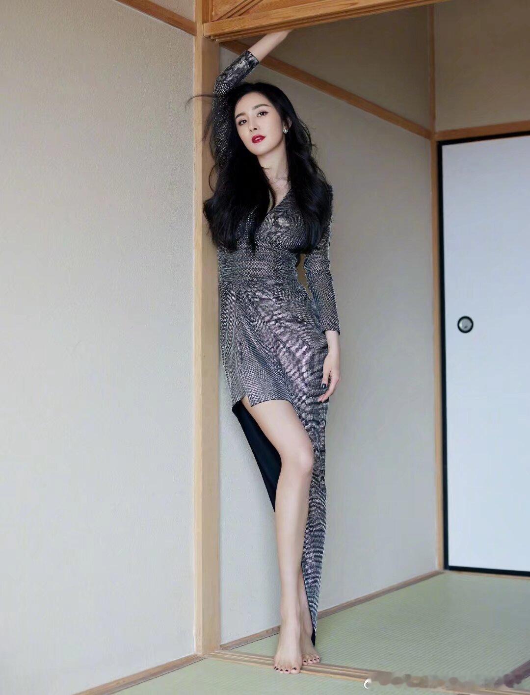 杨幂[超话] 🦊杨幂凯度全球代言人 这是最好的也是最坏的时代，我们会记住这个时