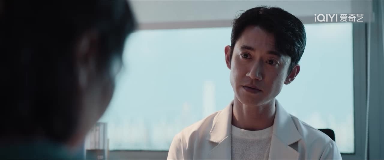 自从看了危险关系的预告后，我现在看到这个罗医生都觉得害怕，感觉很瘆人危险关系