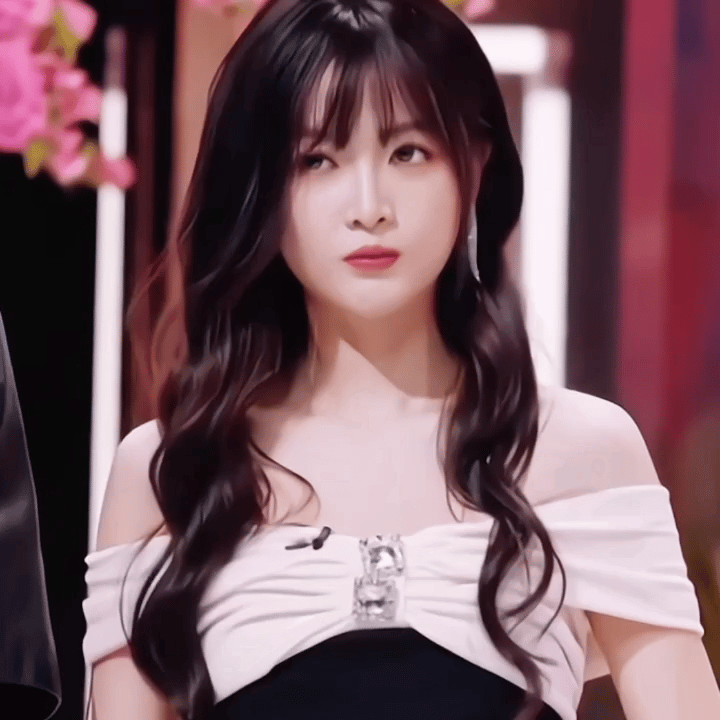 吴宣仪有戏wxy吴宣仪辛凌 朋友们今天也想要like一下嘛