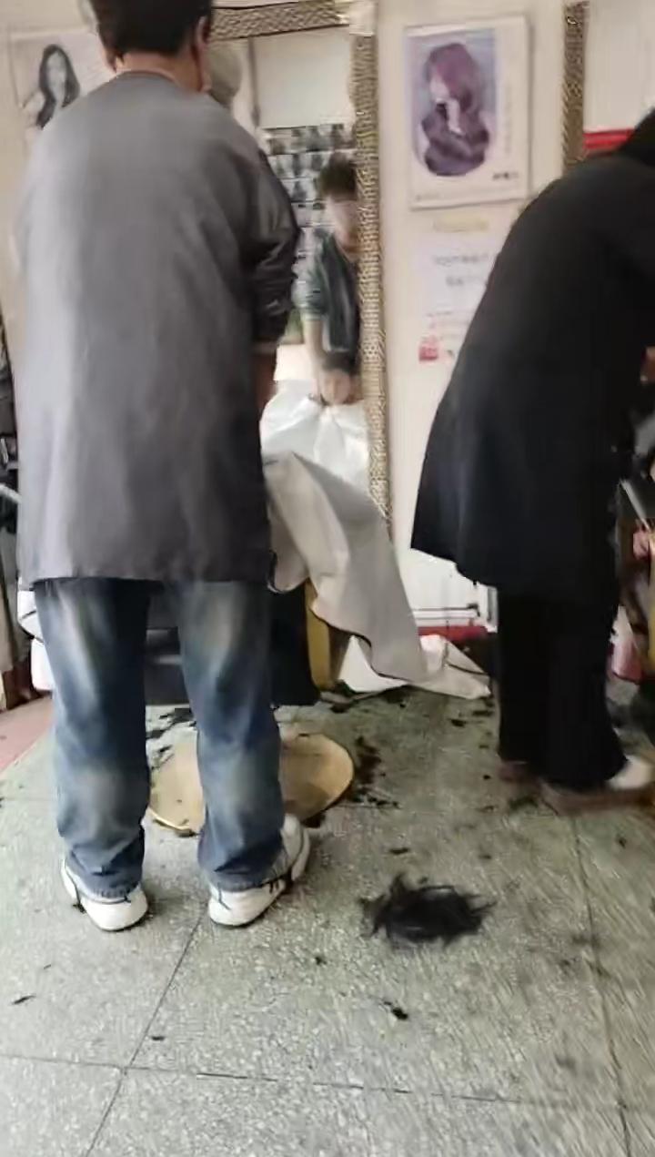 19年一遇！春分撞龙抬头郑州人凌晨剃龙头，双龙聚首藏满历法智慧与春日吉兆
 
2