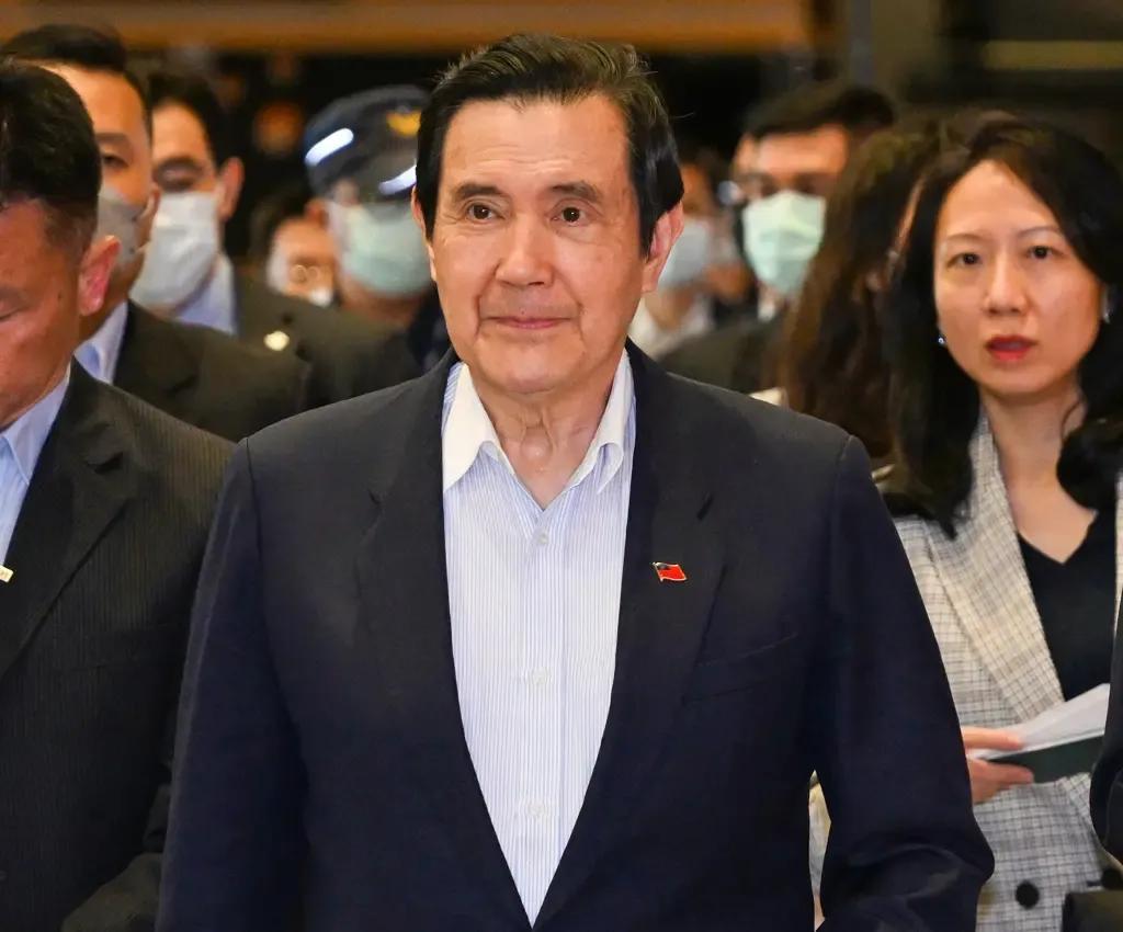 马英九曾说：台湾不是第二个乌克兰，并敦促台湾“执政党”接受“九二共识”，避免台海