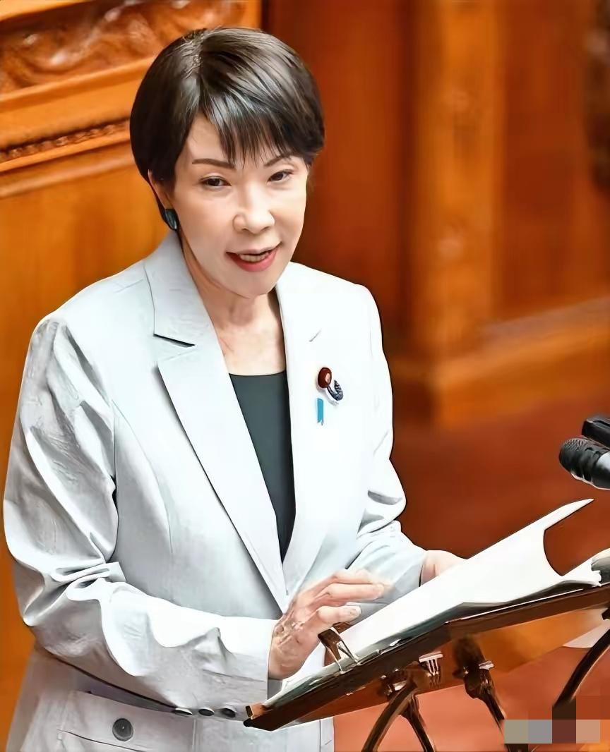 日本政坛这两天炸锅了。多家媒体25号爆出猛料，首相高市早苗在竞选期间，被实锤涉嫌