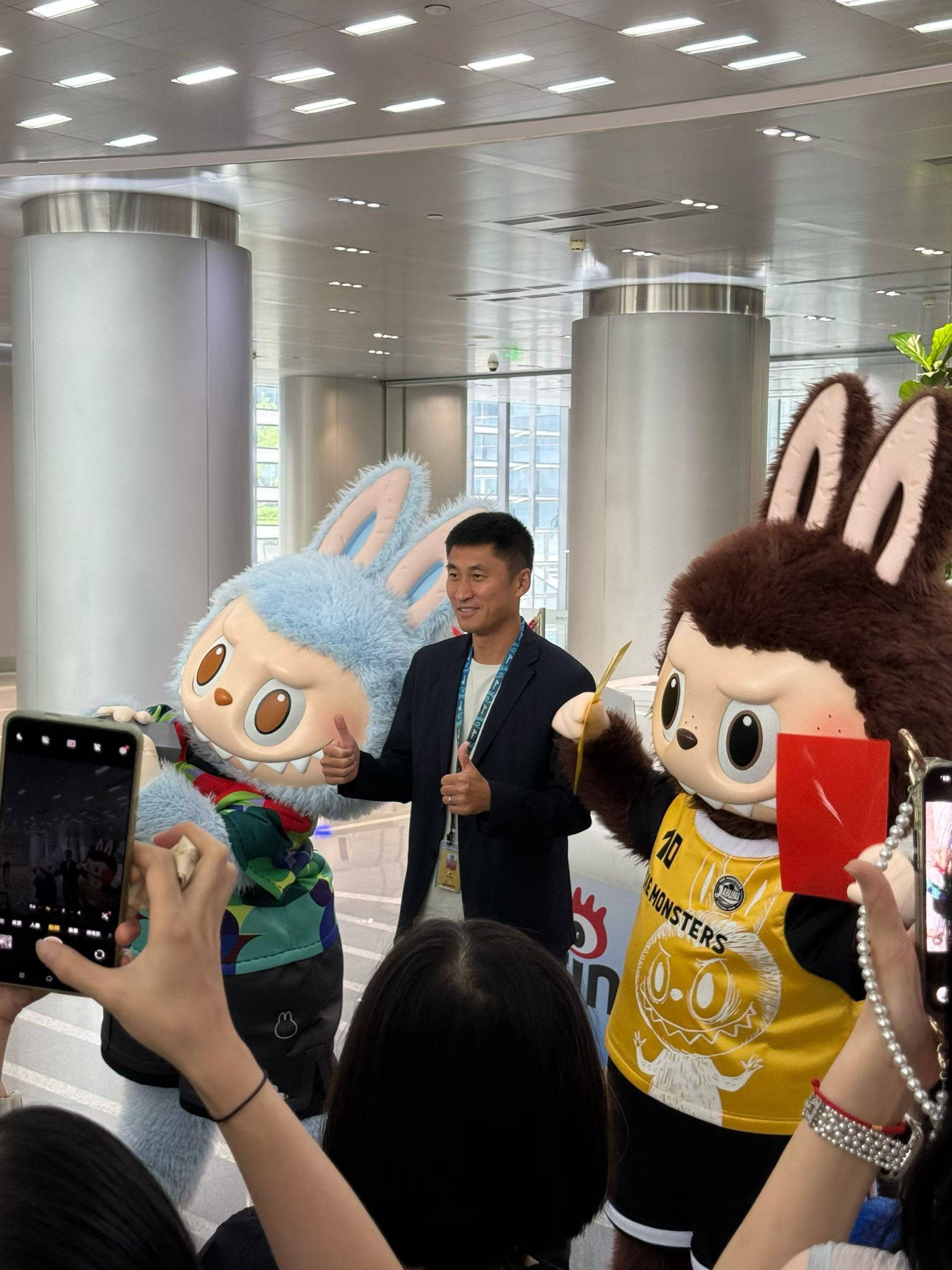 马宁LABUBU扫楼