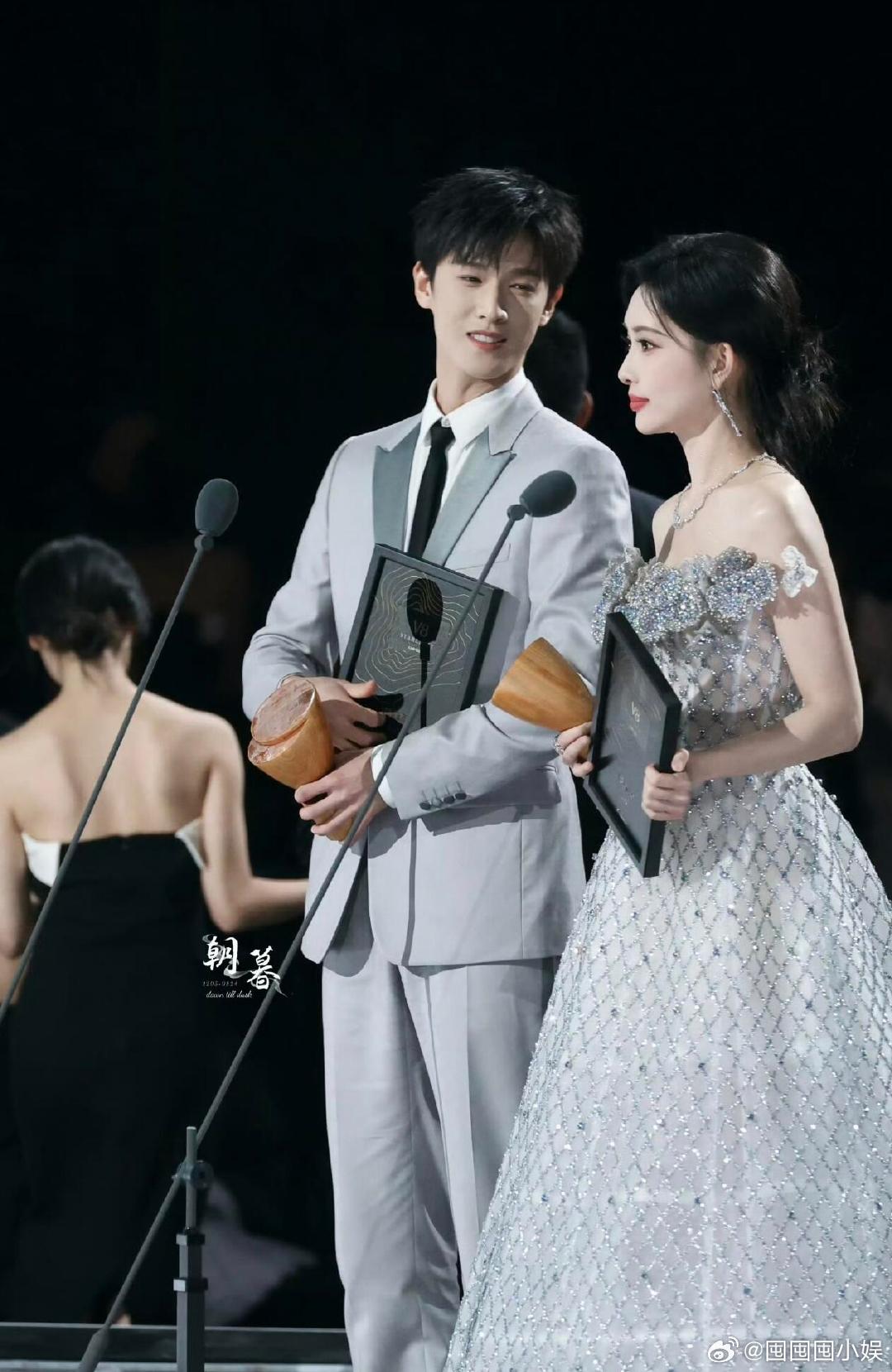 孟子义李昀锐确认常驻奔跑吧 李昀锐孟子义官宣常驻奔跑吧，又可以看到新鲜的昀牵孟绕