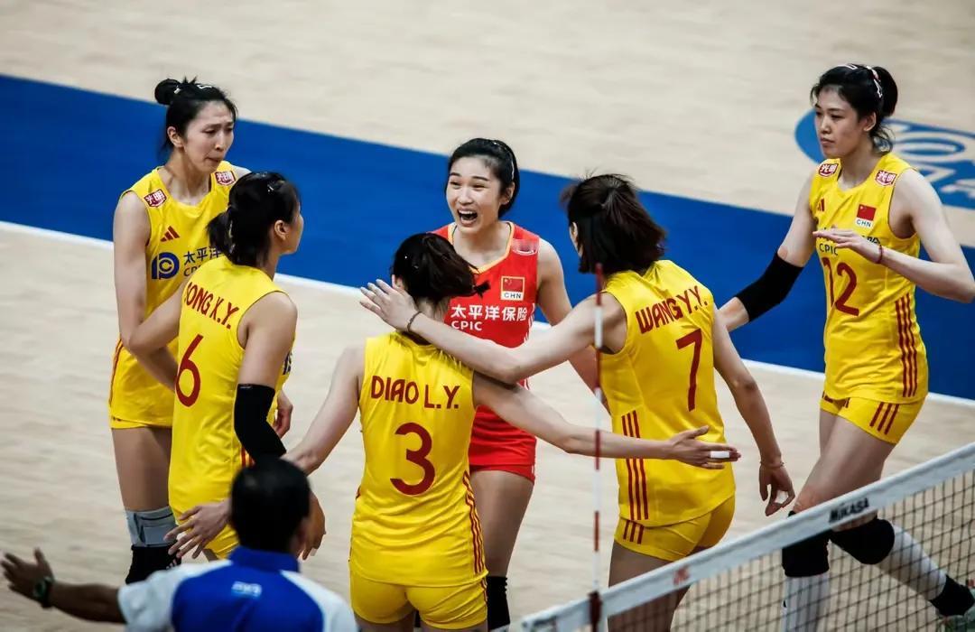 中国女排1:3输加拿大队，一传 二传 教练用人上都有问题
丁霞 张常宁二位老将上