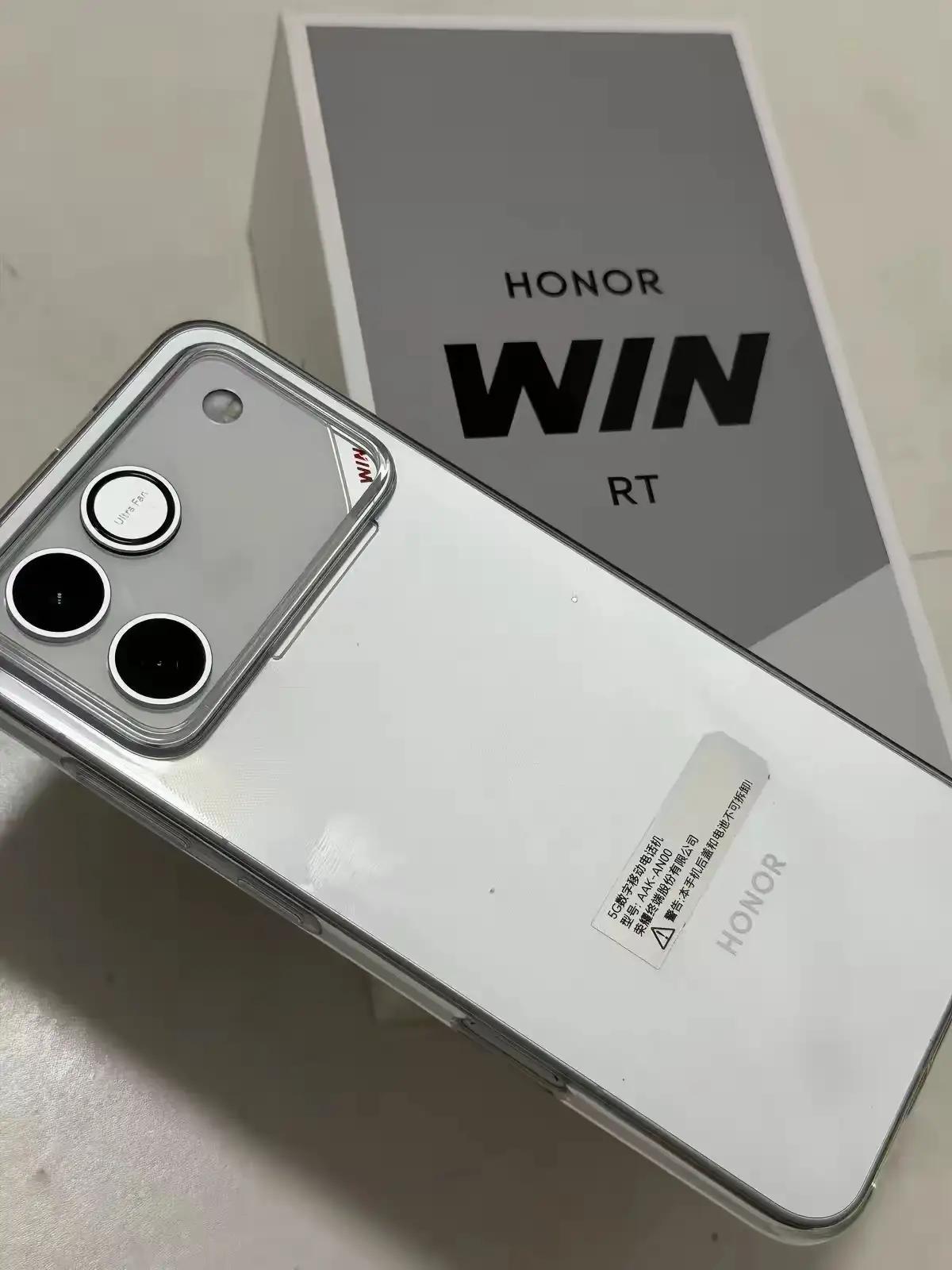 有人问我荣耀WIN RT用到现在后悔吗？我说后悔没早买。
 
当初首发2599的