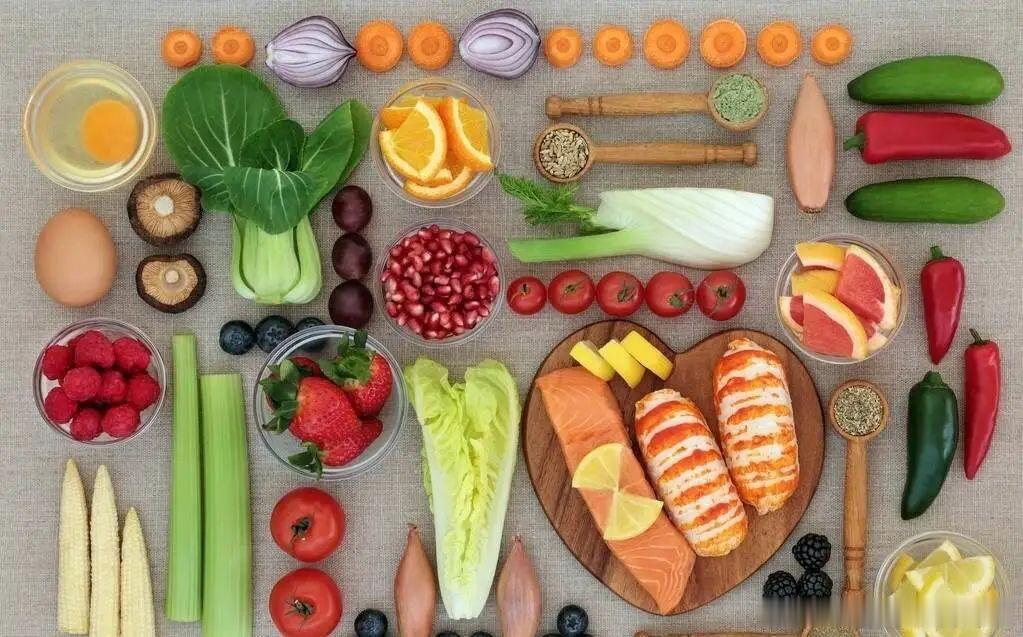 【肺癌患者不同治疗阶段的饮食营养管理】健康科普癌症每个肺癌患者的营养需求量不同，