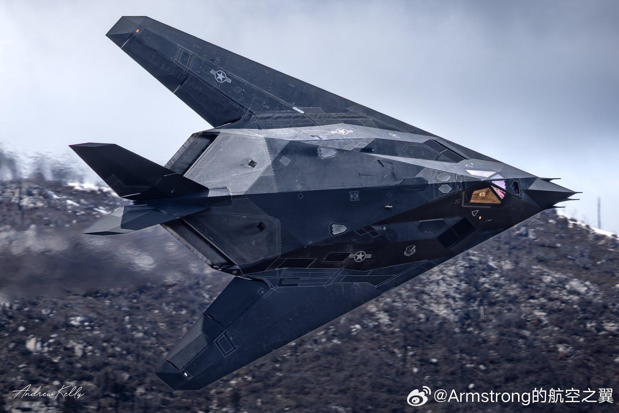 F-117机背的RAM胶带 ​​​