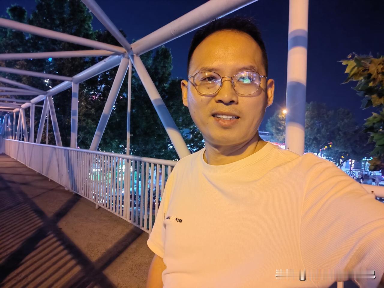 面对恶言恶语给自己造成内耗的人处理办法，就是直接回怼，但是这个回怼并不是跟他吵架