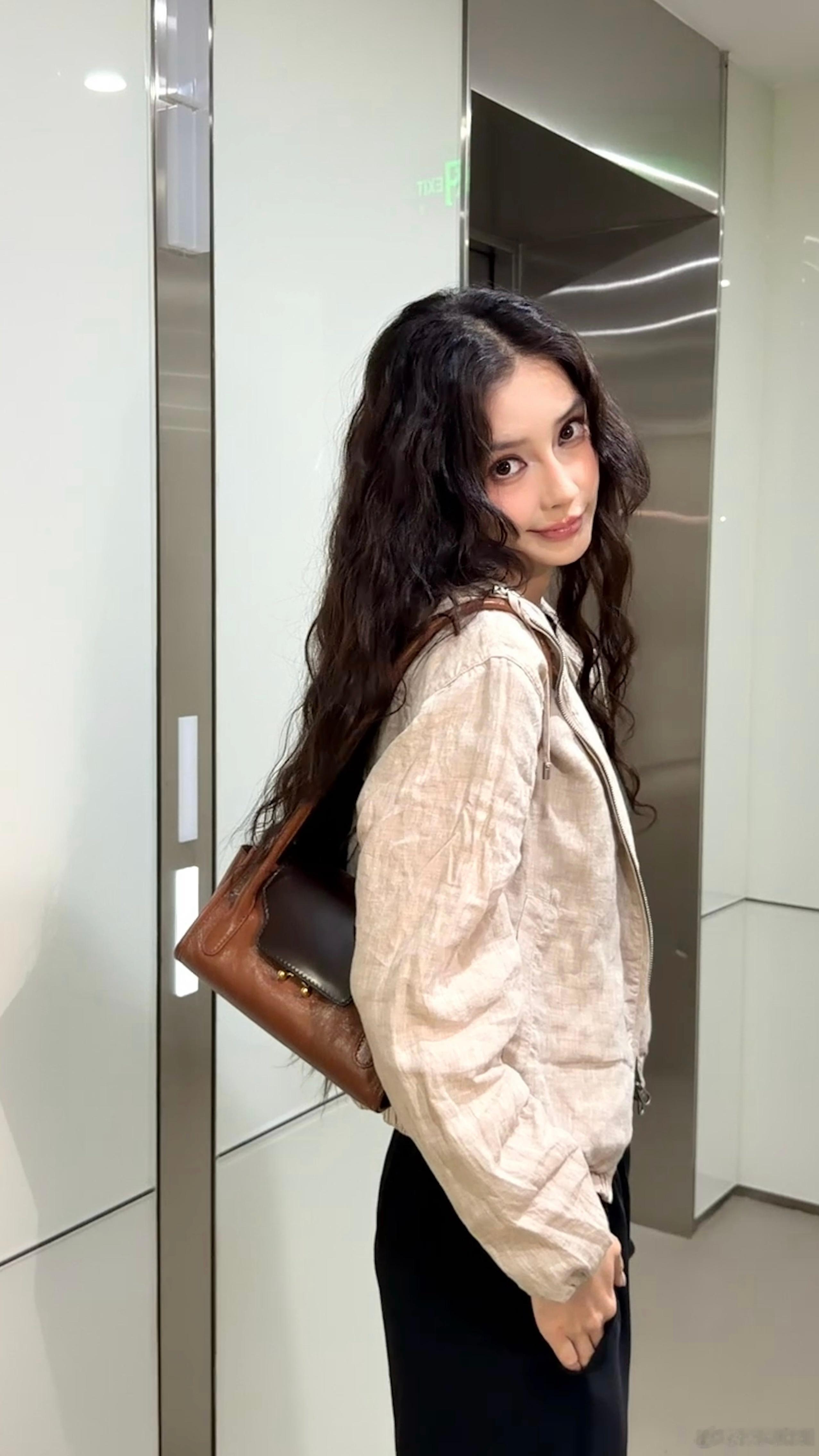 angelababy居然是第一次去米兰时装周吗？ ​​​