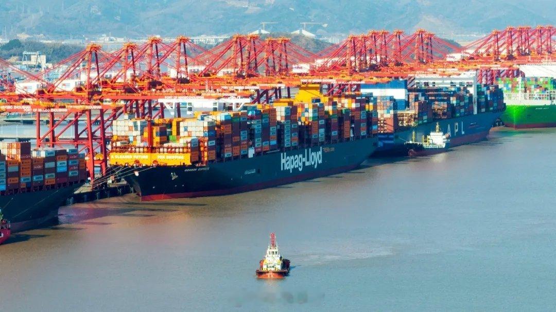 宁波舟山港一季度集装箱吞吐量创历史同期新高 4月9日，宁波舟山港公布一季度业绩，