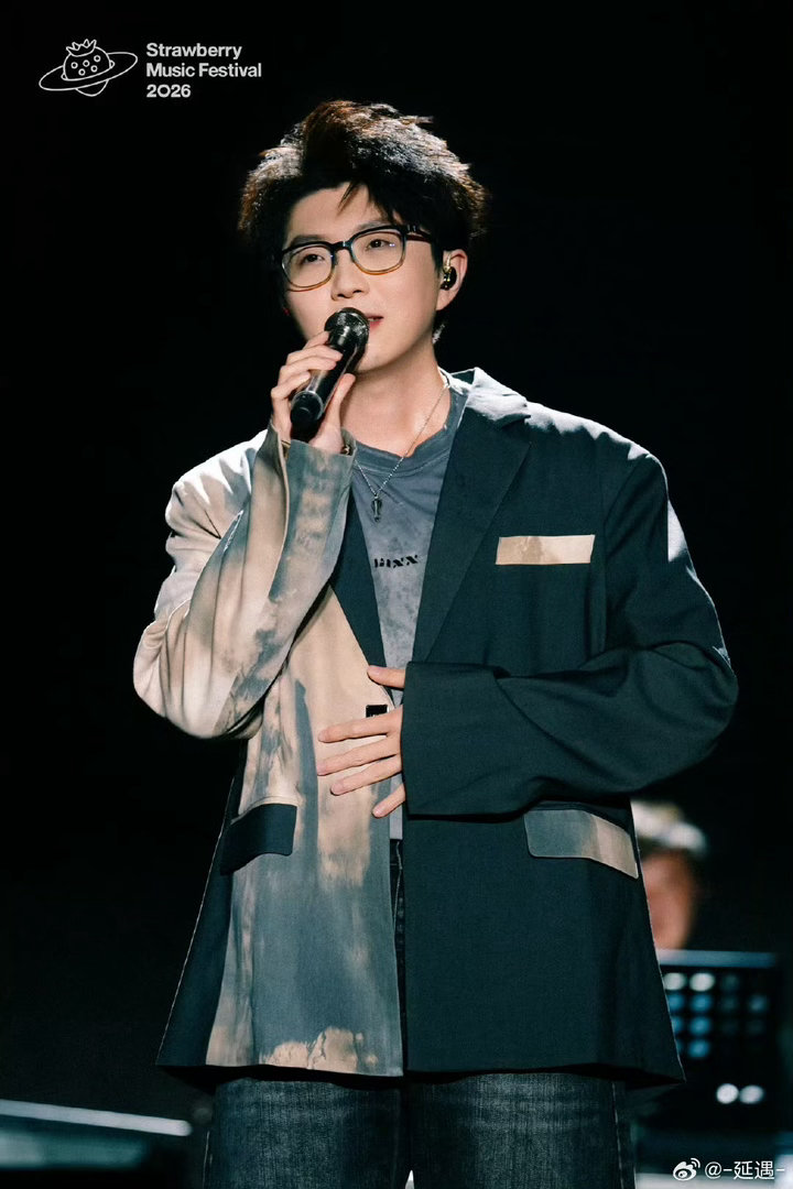 毛不易梦到哪句说哪句毛不易舔下嘴唇能被自己毒死 救命！毛不易这张嘴真的自带毒bu