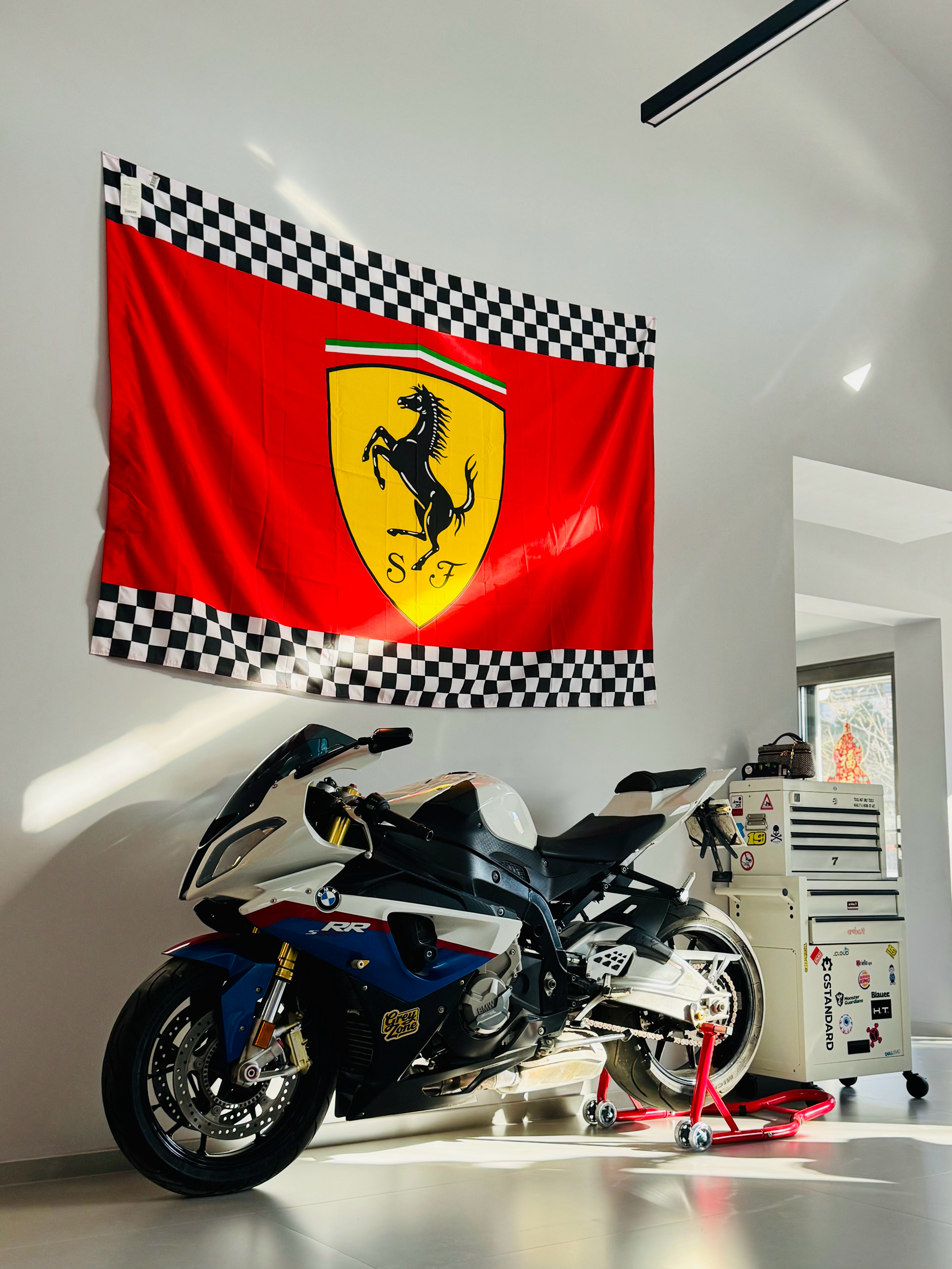 朋友家的客厅，我们说，要不你组个废弃的4S店吧李楠说道李楠说道大v聊车 北京