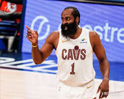 “布朗全能屠夫”！23分9板8助狠刚，凯尔特人109-98血洗骑士3-0横扫10