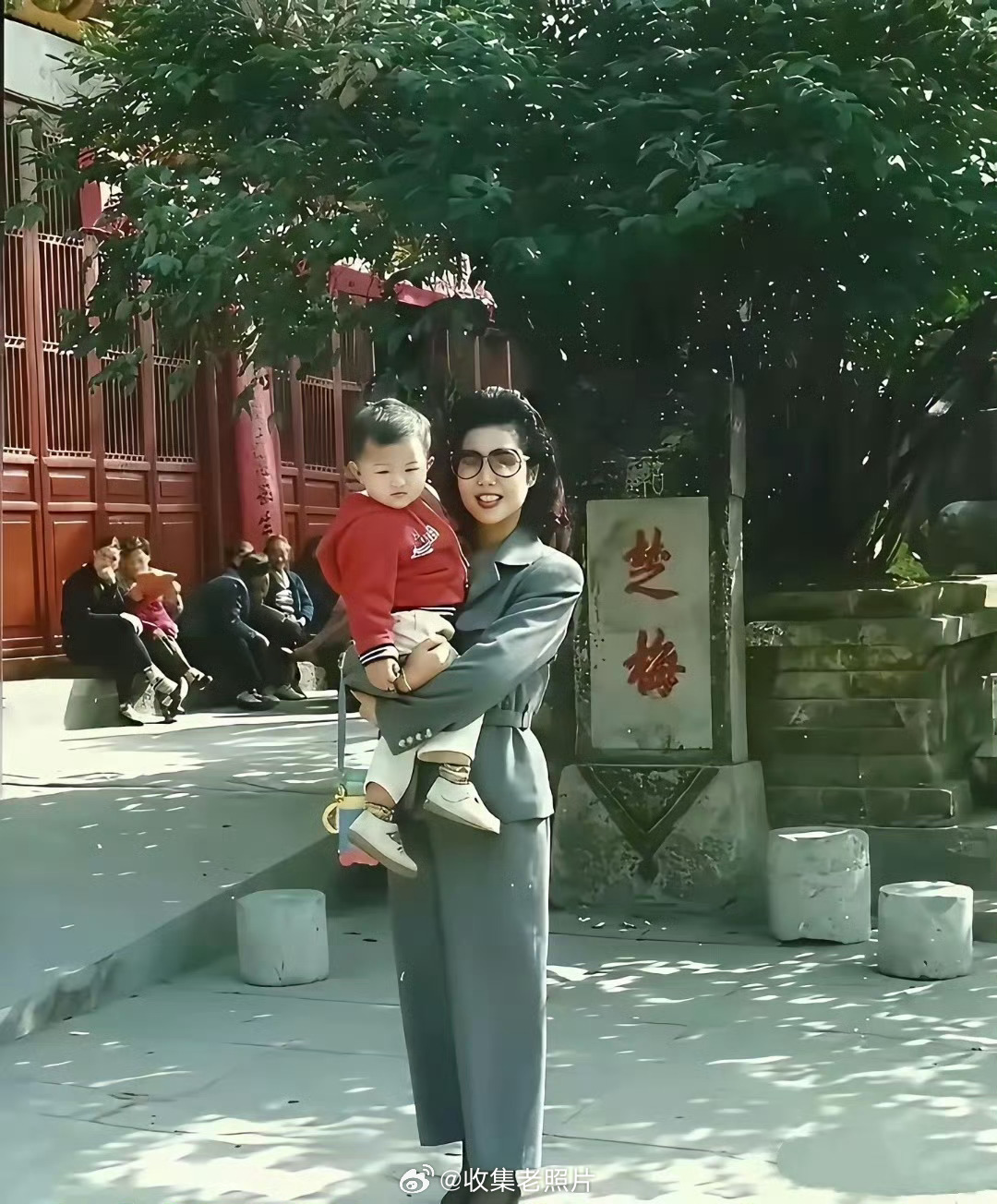1997年，梦鸽和儿子李天一 。不懂就问，李天一坐牢出来了，他受到了相应的惩罚，