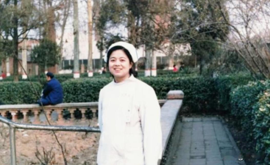 没想到曾在河南省人民医院眼科医院病区担任护士长的吴红，竟然是吴石将军的孙女，果然