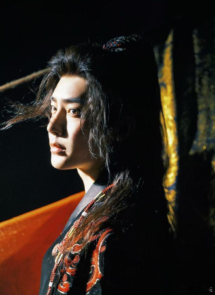 侯明昊回应生理性演技侯明昊上哪进修的演技 侯明昊诠释萧无衣太用心，欢喜与不安交织