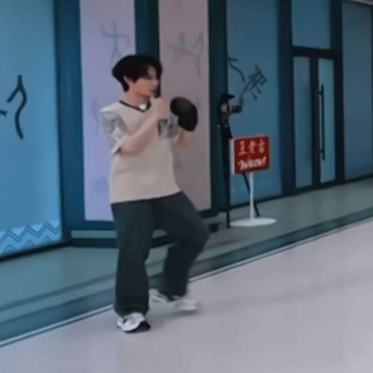 🥊张真源奔跑吧﻿