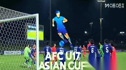 U17国足，2比3输给了日本队。
但先别急着叹气，你得看看，比赛的最后一秒，发生
