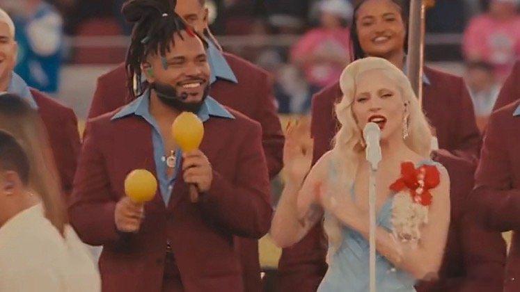 LadyGaga空降超级碗中场秀Gaga助阵太惊艳了 