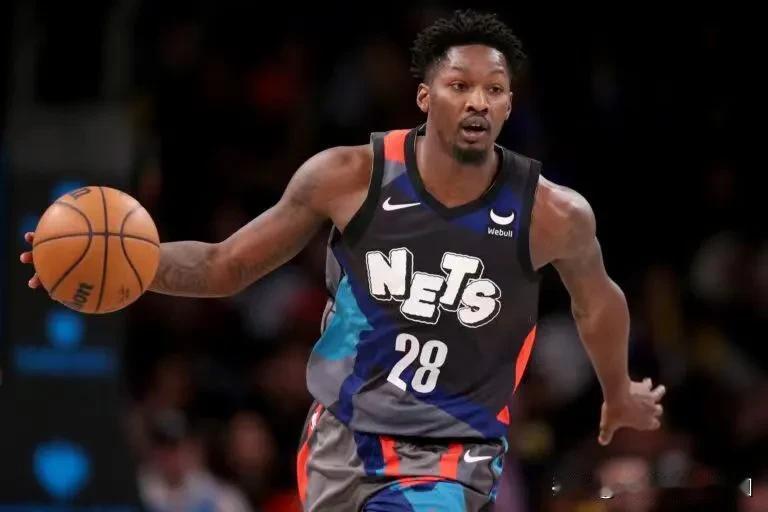 据NBA分析网记者詹姆斯皮尔西报道，篮网正在经历一个糟糕的赛季刚解雇了主教练，也