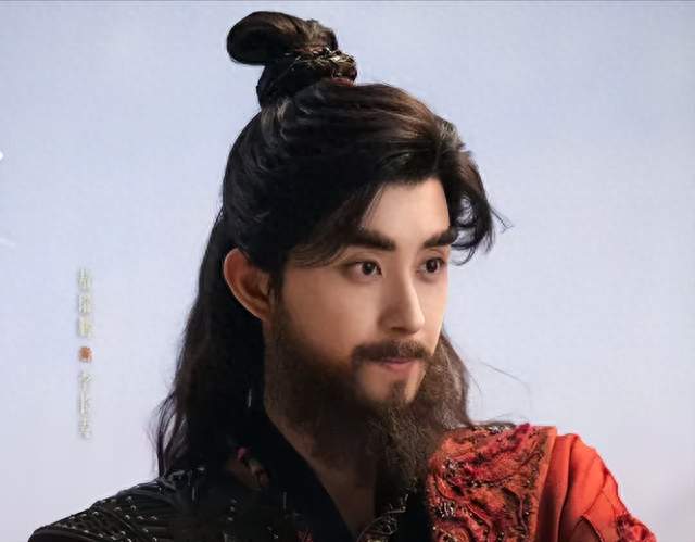 《师兄太稳健》里的李长寿，应当就是敖瑞鹏本体吧？